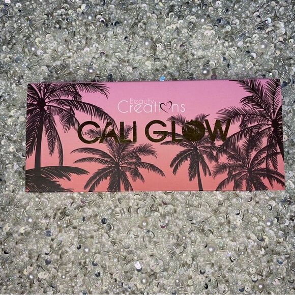 Beauty Creations a Cali Glow contour bronzer and highlight palette - Picture 2 of 5